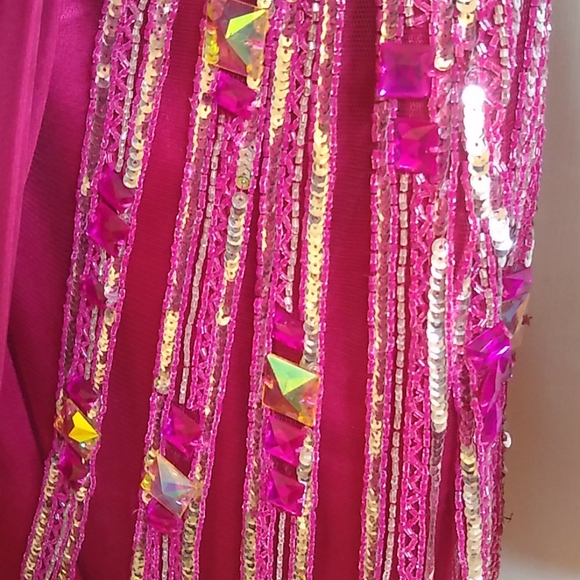 Roman style dress - Picture 5 of 9